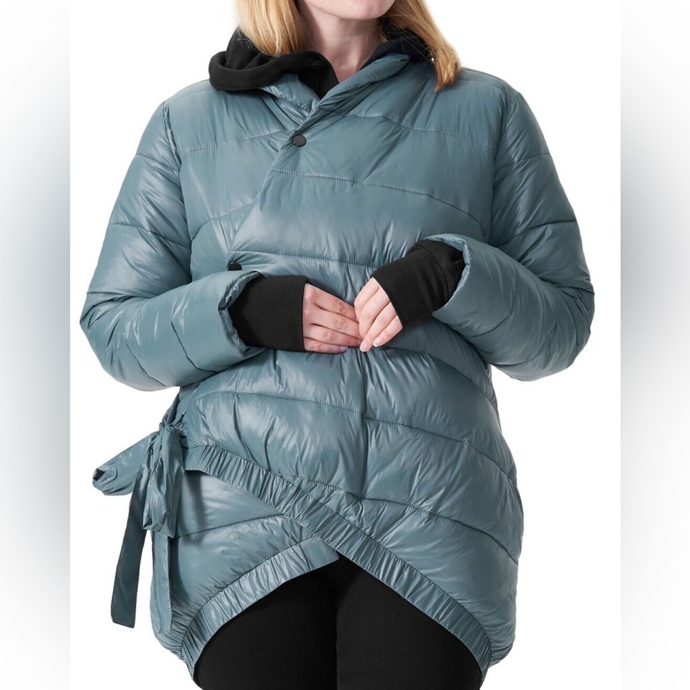 Universal Standard Kanda cocoon crossover puffer jacket with side tie size US 32